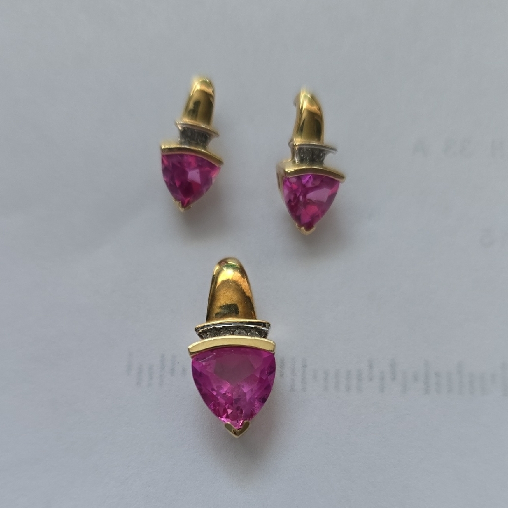 HP. Vintage Pink Sapphire & Diamond Trillion Cut 10k Gold Earrings & Pendant Set